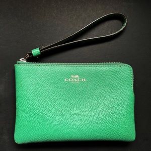 Coach Corner Zip Wristlet, Green Mini Bag